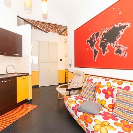 Colourful & Cozy Apartment Cenisia Torino Esterno foto