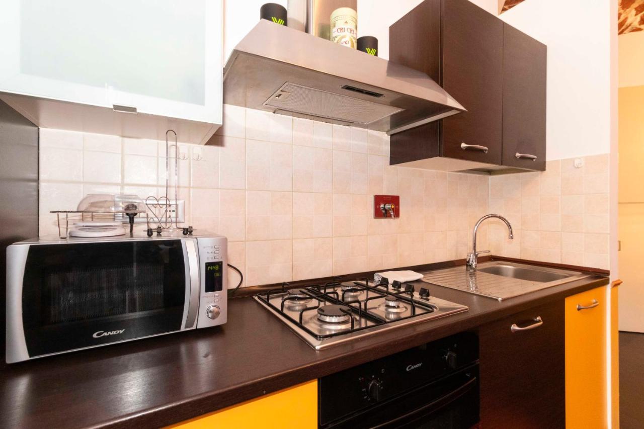 Colourful & Cozy Apartment Cenisia Torino Esterno foto