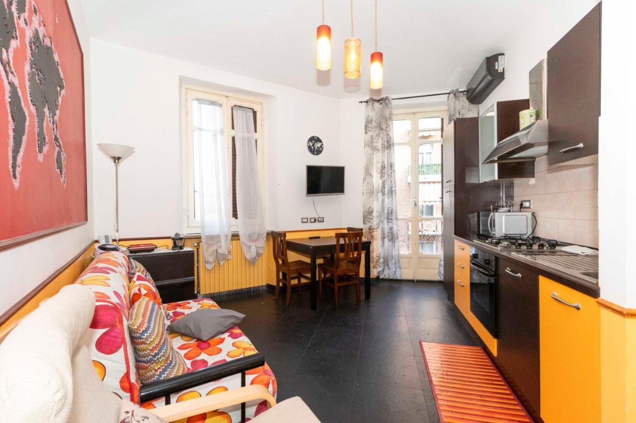Colourful & Cozy Apartment Cenisia Torino Esterno foto