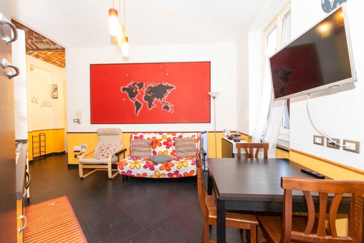 Colourful & Cozy Apartment Cenisia Torino Esterno foto