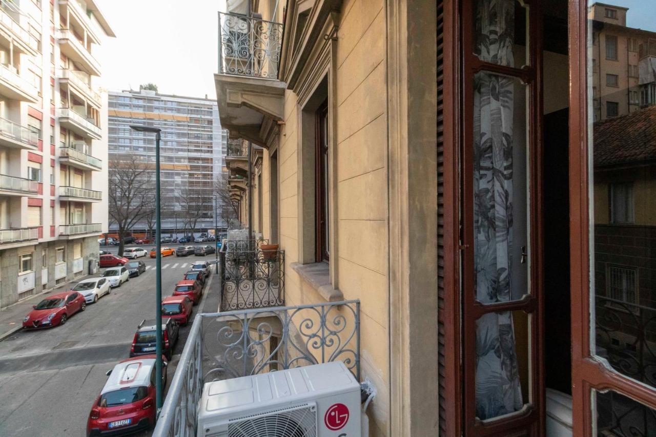 Colourful & Cozy Apartment Cenisia Torino Esterno foto